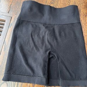 Black bike shorts with ribbed detail size XS
